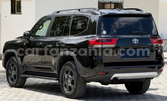 Nunua Imported Toyota Land Cruiser Nyeusi Gari ndani ya Dar es Salaam nchini Dar es Salaam Nunua Imported Toyota Land Cruiser Nyeusi Gari ndani ya Dar es Salaam nchini Dar es Salaam