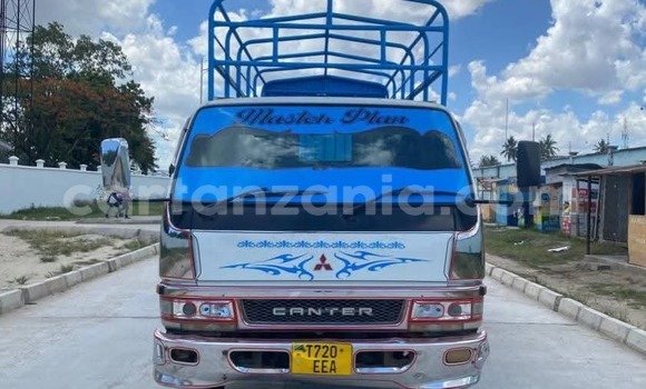 Buy Used Mitsubishi L400 Blue Truck in Dar es Salaam in Dar es Salaam