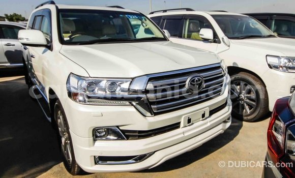 Nunua Imported Toyota Land Cruiser Nyeupe Gari ndani ya Import - Dubai nchini Arusha Nunua Imported Toyota Land Cruiser Nyeupe Gari ndani ya Import - Dubai nchini Arusha