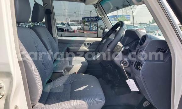 Buy Used Toyota Land Cruiser White Car in Dar es Salaam in Dar es Salaam Buy Used Toyota Land Cruiser White Car in Dar es Salaam in Dar es Salaam