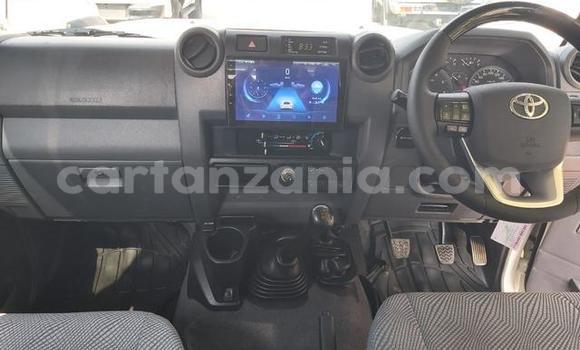 Buy Used Toyota Land Cruiser White Car in Dar es Salaam in Dar es Salaam Buy Used Toyota Land Cruiser White Car in Dar es Salaam in Dar es Salaam