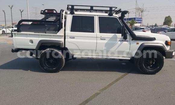 Buy Used Toyota Land Cruiser White Car in Dar es Salaam in Dar es Salaam Buy Used Toyota Land Cruiser White Car in Dar es Salaam in Dar es Salaam