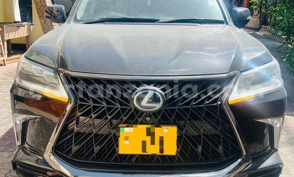Nunua Ilio tumika Lexus LX 570 Nyeusi Gari ndani ya Dar es Salaam nchini Dar es Salaam