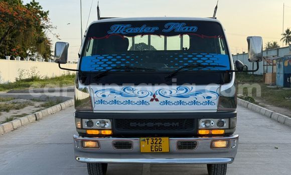 Nunua Ilio tumika Mitsubishi Fuso Fighter Nyeupe Lori ndani ya Dar es Salaam nchini Dar es Salaam Nunua Ilio tumika Mitsubishi Fuso Fighter Nyeupe Lori ndani ya Dar es Salaam nchini Dar es Salaam