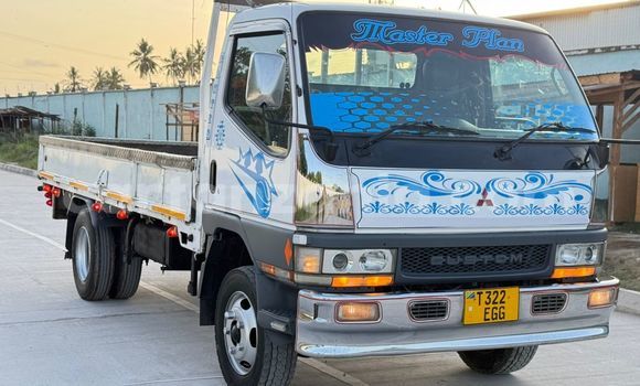 Nunua Ilio tumika Mitsubishi Fuso Fighter Nyeupe Lori ndani ya Dar es Salaam nchini Dar es Salaam Nunua Ilio tumika Mitsubishi Fuso Fighter Nyeupe Lori ndani ya Dar es Salaam nchini Dar es Salaam