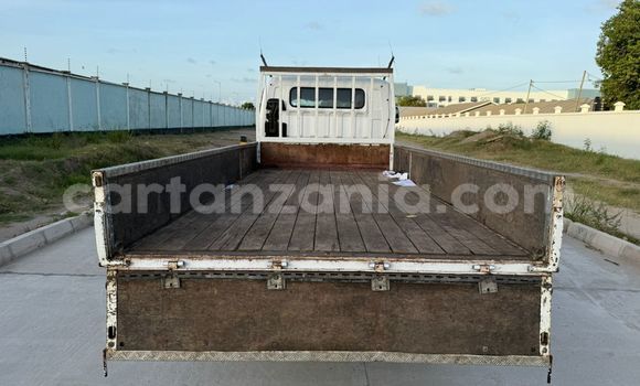 Nunua Ilio tumika Mitsubishi Fuso Fighter Nyeupe Lori ndani ya Dar es Salaam nchini Dar es Salaam Nunua Ilio tumika Mitsubishi Fuso Fighter Nyeupe Lori ndani ya Dar es Salaam nchini Dar es Salaam