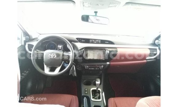 Nunua Imported Toyota Hilux Nyeupe Gari ndani ya Import - Dubai nchini Arusha Nunua Imported Toyota Hilux Nyeupe Gari ndani ya Import - Dubai nchini Arusha