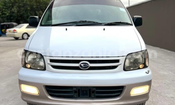 Buy Used Toyota Noah White Car in Dar es Salaam in Dar es Salaam