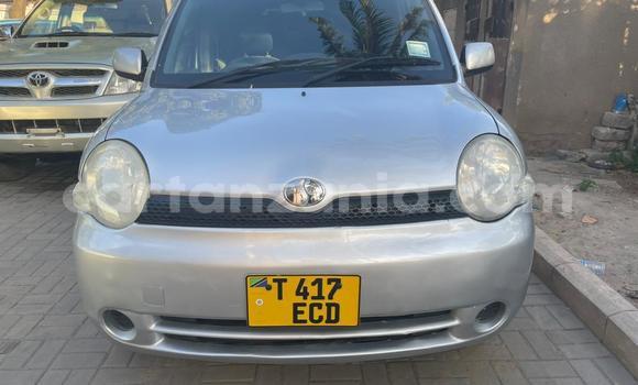 Nunua Ilio tumika Toyota Sienta Fedha Gari ndani ya Dar es Salaam nchini Dar es Salaam
