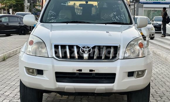 Nunua Ilio tumika Toyota Land Cruiser Prado Nyeupe Gari ndani ya Dar es Salaam nchini Dar es Salaam