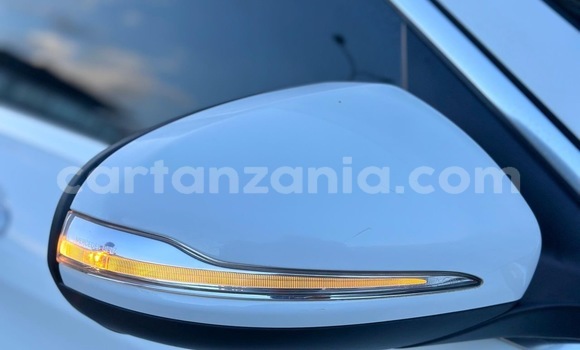 Buy Used Mercedes-Benz C180 coupe White Car in Ilala in Dar es Salaam Buy Used Mercedes-Benz C180 coupe White Car in Ilala in Dar es Salaam
