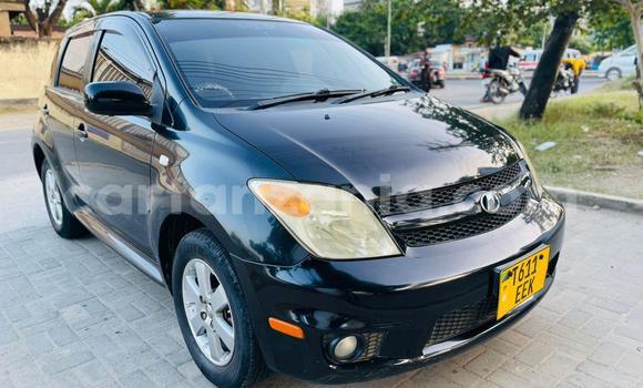 Nunua Ilio tumika Toyota IST Nyeusi Gari ndani ya Dar es Salaam nchini Dar es Salaam