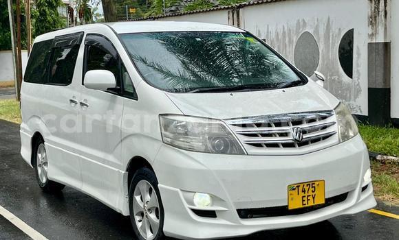 Nunua Ilio tumika Toyota Alphard Nyeupe Gari ndani ya Dar es Salaam nchini Dar es Salaam
