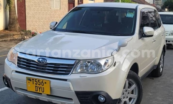 Nunua Ilio tumika Subaru Forester Nyeupe Gari ndani ya Dar es Salaam nchini Dar es Salaam
