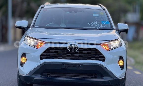 Buy Import Toyota RAV4 White Car in Dar es Salaam in Dar es Salaam Buy Import Toyota RAV4 White Car in Dar es Salaam in Dar es Salaam
