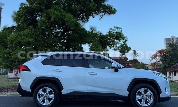Buy Import Toyota RAV4 White Car in Dar es Salaam in Dar es Salaam Buy Import Toyota RAV4 White Car in Dar es Salaam in Dar es Salaam
