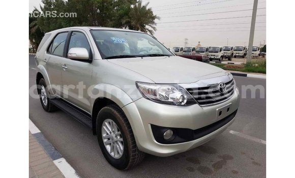 Nunua Imported Toyota Fortuner Nyingine Gari ndani ya Import - Dubai nchini Arusha Nunua Imported Toyota Fortuner Nyingine Gari ndani ya Import - Dubai nchini Arusha