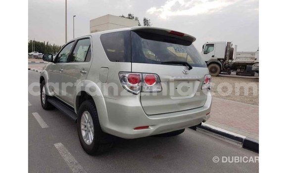Nunua Imported Toyota Fortuner Nyingine Gari ndani ya Import - Dubai nchini Arusha Nunua Imported Toyota Fortuner Nyingine Gari ndani ya Import - Dubai nchini Arusha