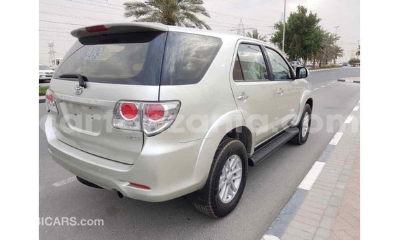 Nunua Imported Toyota Fortuner Nyingine Gari ndani ya Import - Dubai nchini Arusha Nunua Imported Toyota Fortuner Nyingine Gari ndani ya Import - Dubai nchini Arusha