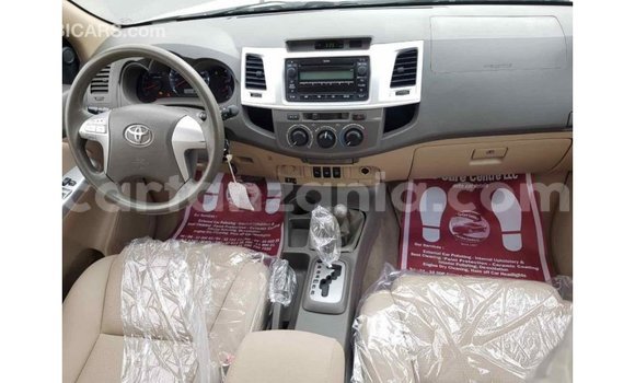 Nunua Imported Toyota Fortuner Nyingine Gari ndani ya Import - Dubai nchini Arusha Nunua Imported Toyota Fortuner Nyingine Gari ndani ya Import - Dubai nchini Arusha