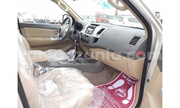 Nunua Imported Toyota Fortuner Nyingine Gari ndani ya Import - Dubai nchini Arusha Nunua Imported Toyota Fortuner Nyingine Gari ndani ya Import - Dubai nchini Arusha