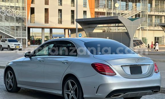 Nunua Ilio tumika Mercedes-Benz C-Classe Fedha Gari ndani ya Dar es Salaam nchini Dar es Salaam