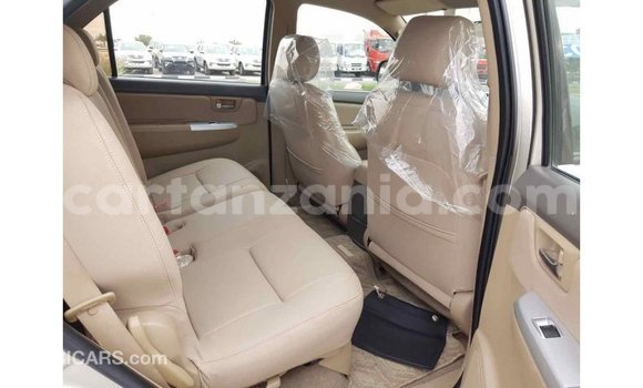 Nunua Imported Toyota Fortuner Nyingine Gari ndani ya Import - Dubai nchini Arusha Nunua Imported Toyota Fortuner Nyingine Gari ndani ya Import - Dubai nchini Arusha