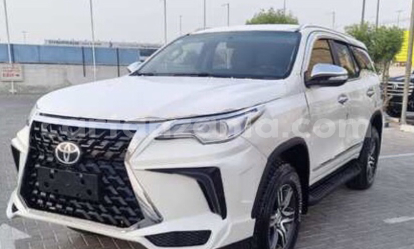 Buy Used Toyota Fortuner White Car in Kigoma in Kigoma