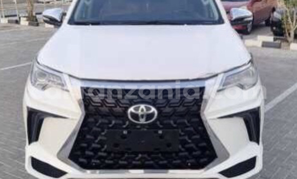 Buy Used Toyota Fortuner White Car in Dar es Salaam in Dar es Salaam