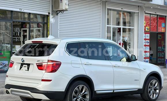 Nunua Ilio tumika BMW X3 Nyeupe Gari ndani ya Dar es Salaam nchini Dar es Salaam