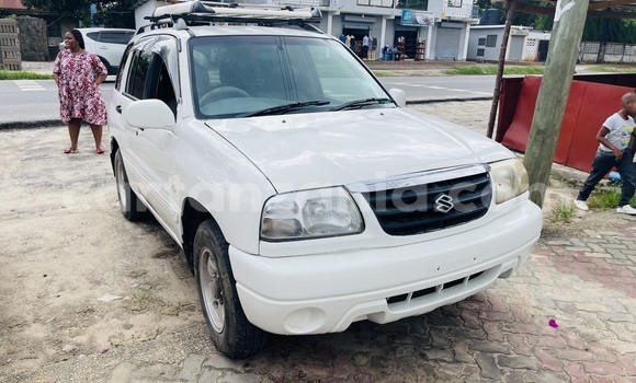 Buy Used Suzuki Escudo White Car in Dar es Salaam in Dar es Salaam