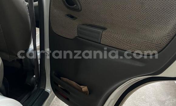 Buy Used Suzuki Escudo White Car in Dar es Salaam in Dar es Salaam Buy Used Suzuki Escudo White Car in Dar es Salaam in Dar es Salaam