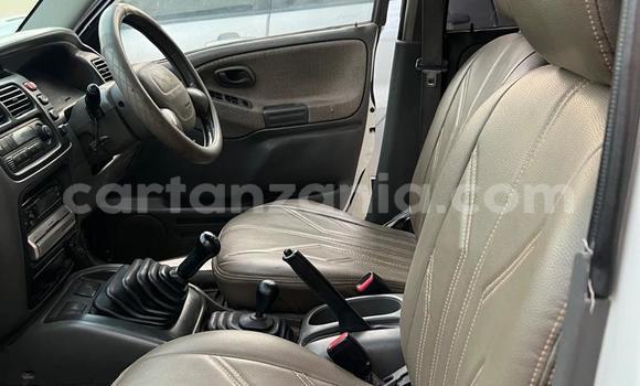 Buy Used Suzuki Escudo White Car in Dar es Salaam in Dar es Salaam Buy Used Suzuki Escudo White Car in Dar es Salaam in Dar es Salaam