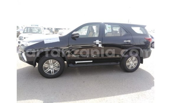 Buy Import Toyota Fortuner Black Car in Import - Dubai in Arusha Buy Import Toyota Fortuner Black Car in Import - Dubai in Arusha