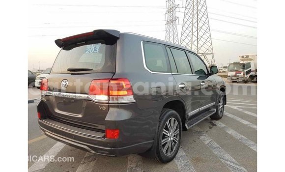 Nunua Imported Toyota Land Cruiser Nyingine Gari ndani ya Import - Dubai nchini Arusha Nunua Imported Toyota Land Cruiser Nyingine Gari ndani ya Import - Dubai nchini Arusha