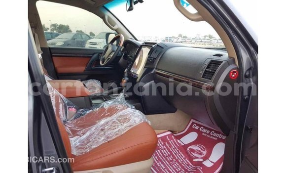 Nunua Imported Toyota Land Cruiser Nyingine Gari ndani ya Import - Dubai nchini Arusha Nunua Imported Toyota Land Cruiser Nyingine Gari ndani ya Import - Dubai nchini Arusha