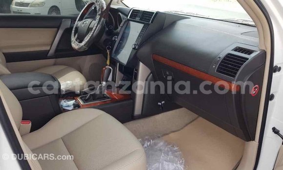 Nunua Imported Toyota Prado Nyeupe Gari ndani ya Import - Dubai nchini Arusha Nunua Imported Toyota Prado Nyeupe Gari ndani ya Import - Dubai nchini Arusha