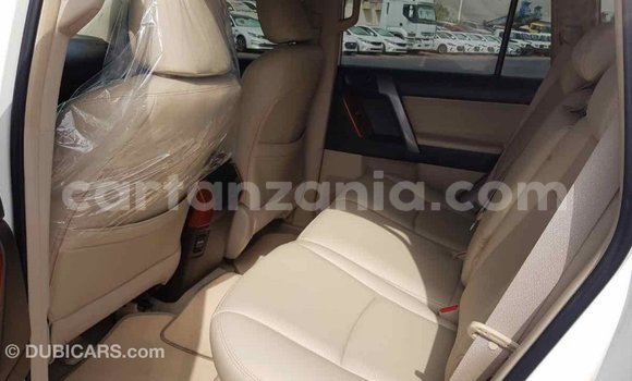 Nunua Imported Toyota Prado Nyeupe Gari ndani ya Import - Dubai nchini Arusha Nunua Imported Toyota Prado Nyeupe Gari ndani ya Import - Dubai nchini Arusha