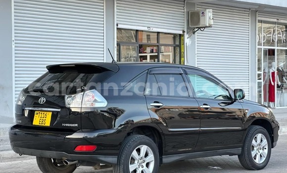 Nunua Ilio tumika Toyota Harrier Nyeusi Gari ndani ya Dar es Salaam nchini Dar es Salaam