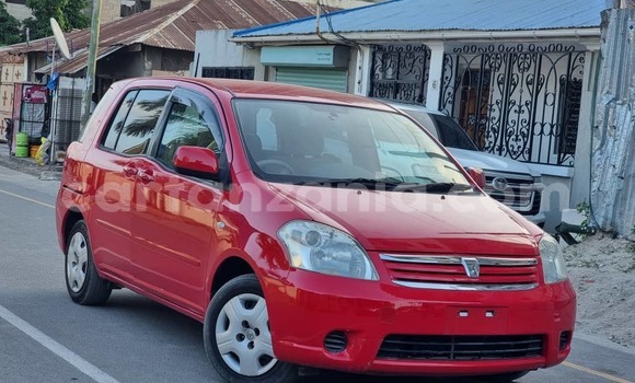 Nunua Ilio tumika Toyota Raum Nyekundu Gari ndani ya Dar es Salaam nchini Dar es Salaam