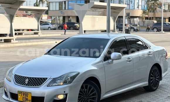 Buy Used Toyota Crown Silver Car in Dar es Salaam in Dar es Salaam