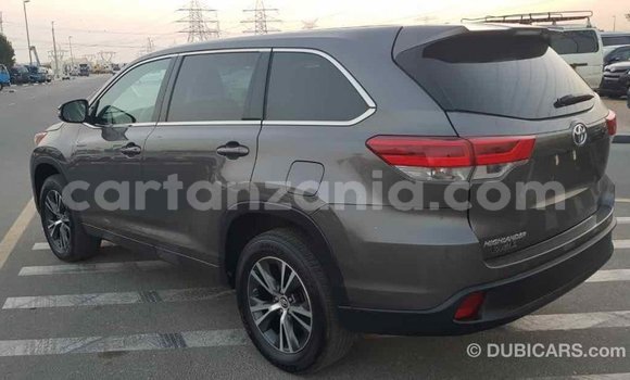 Buy Import Toyota Highlander Other Car in Import - Dubai in Arusha Buy Import Toyota Highlander Other Car in Import - Dubai in Arusha