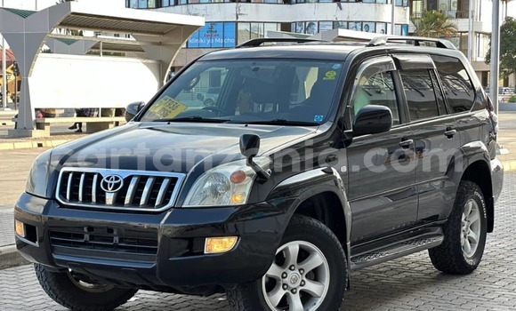 Nunua Ilio tumika Toyota Prado Nyeusi Gari ndani ya Dar es Salaam nchini Dar es Salaam