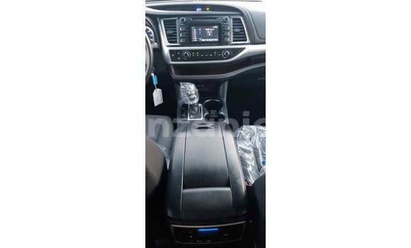 Buy Import Toyota Highlander Other Car in Import - Dubai in Arusha Buy Import Toyota Highlander Other Car in Import - Dubai in Arusha