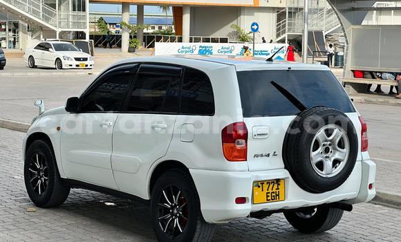 Buy Used Toyota RAV4 White Car in Dar es Salaam in Dar es Salaam