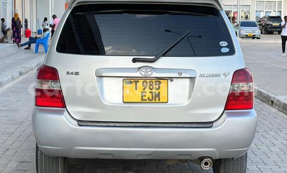 Buy Used Toyota Kluger Silver Car in Dar es Salaam in Dar es Salaam Buy Used Toyota Kluger Silver Car in Dar es Salaam in Dar es Salaam