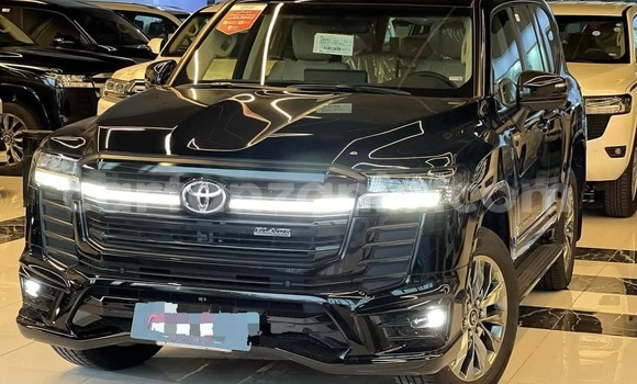 Nunua Mpya Toyota Land Cruiser Prado Nyeusi Gari ndani ya Chato nchini Geita