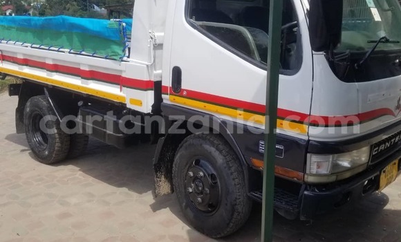 Nunua Ilio tumika Mitsubishi Fuso Fighter Nyeupe Lori ndani ya Dar es Salaam nchini Dar es Salaam Nunua Ilio tumika Mitsubishi Fuso Fighter Nyeupe Lori ndani ya Dar es Salaam nchini Dar es Salaam