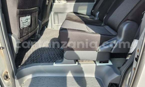 Nunua Ilio tumika Toyota Noah Nyingine Gari ndani ya Dar es Salaam nchini Dar es Salaam Nunua Ilio tumika Toyota Noah Nyingine Gari ndani ya Dar es Salaam nchini Dar es Salaam