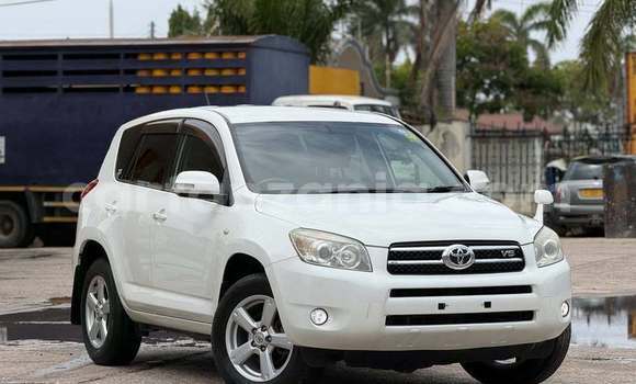 Nunua Ilio tumika Toyota RAV4 Nyeupe Gari ndani ya Dar es Salaam nchini Dar es Salaam Nunua Ilio tumika Toyota RAV4 Nyeupe Gari ndani ya Dar es Salaam nchini Dar es Salaam
